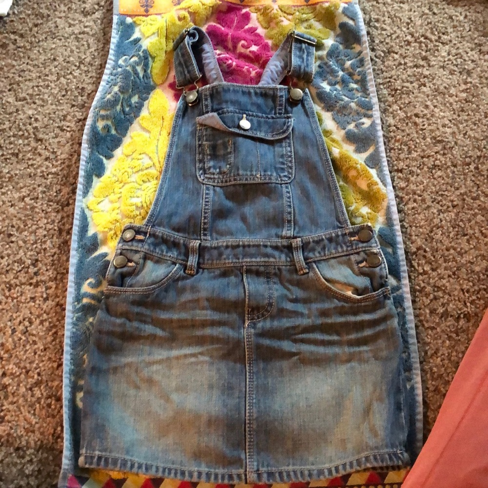 The sweetest overall skirt!!! 💓💓💓
